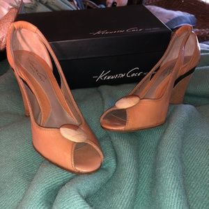 kenneth cole camel khaki leather peep toe platform